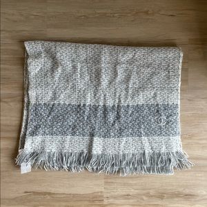 CHANEL Light Grey Stole